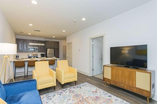 Artsy Inglewood Condo