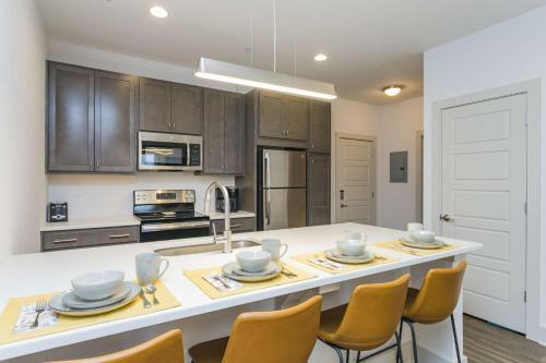 Artsy Inglewood Condo