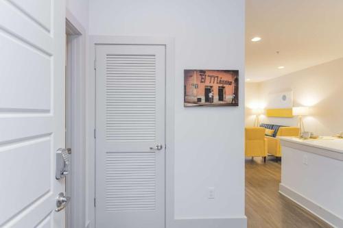 Artsy Inglewood Condo