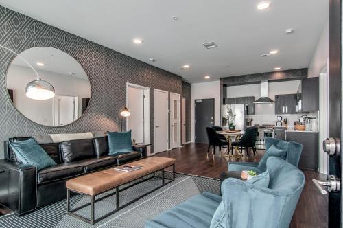 Apartamento Illume - All-suite Corner Unit Overlooking Pool Condo
