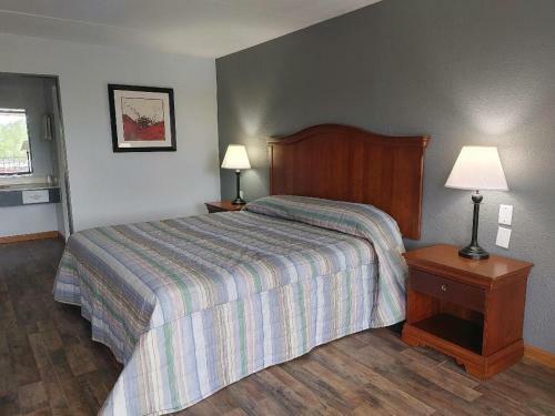 Hotel Paris Inn & Suites