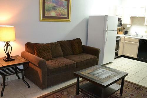 River Place Condos 409 1bd, 2bath