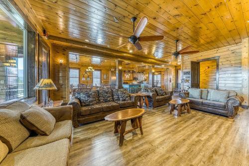 Mountain Splash Lodge