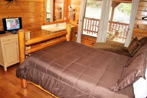 Bear Hugs Cabin