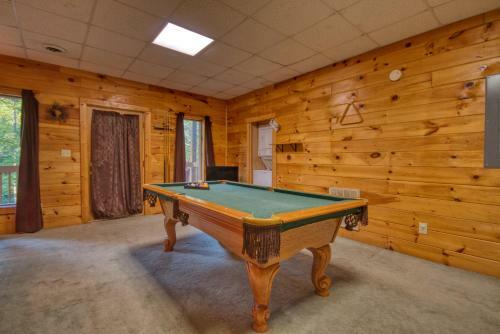 Whispering Waters #208 By Aunt Bug's Cabin Rentals