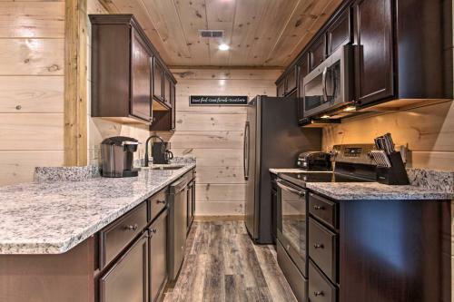 Modern Cabin With Hot Tub Explore Pigeon Forge