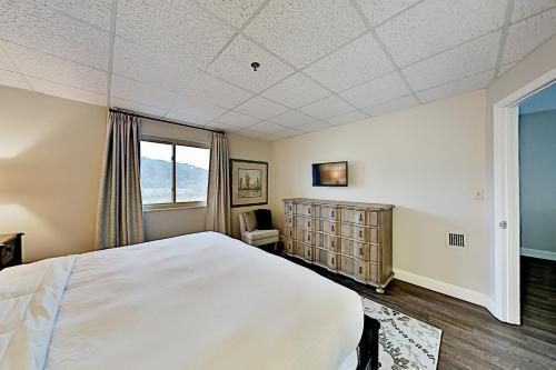 Apartamento Corner Unit With Pool & Superb River Views Condo