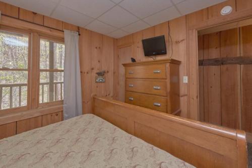 Black Bear Lodge Cabin