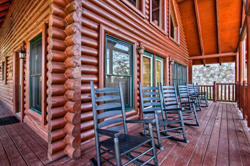 Modern-yet-rustic Pigeon Forge Cabin With Pool Access