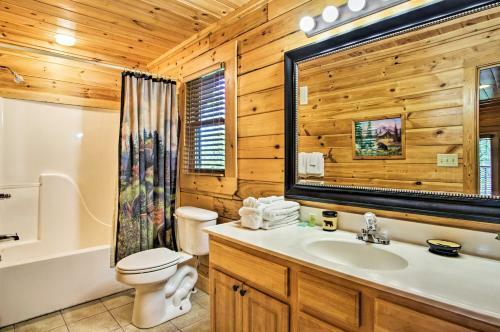 Modern-yet-rustic Pigeon Forge Cabin With Pool Access
