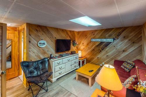 Pigeon Forge Perch