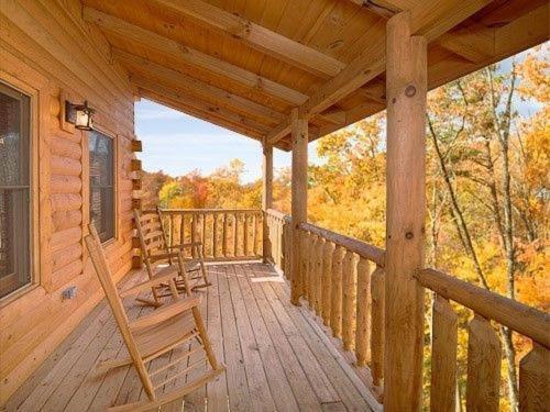 5 O' Clock Somewhere Cabin