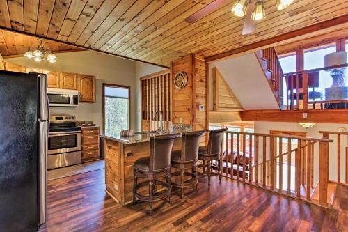Secluded And Private Smoky Mtn-view Cabin With Fire Pit