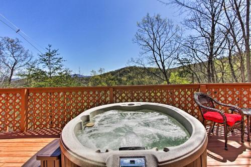 Secluded And Private Smoky Mtn-view Cabin With Fire Pit