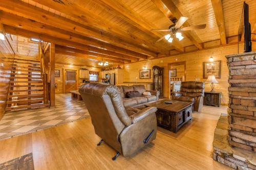 Mountain Theatre Lodge