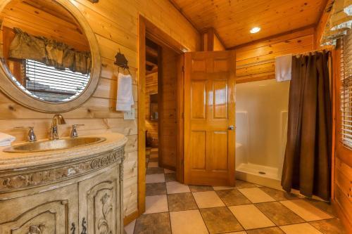Mountain Theatre Lodge