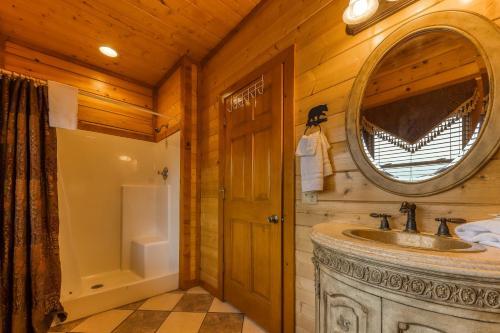 Mountain Theatre Lodge