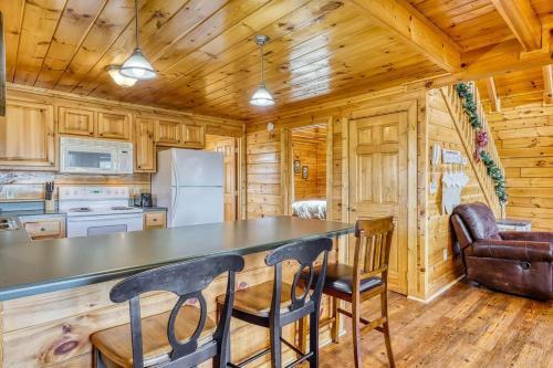 Cozy Bear Cabin Cabin