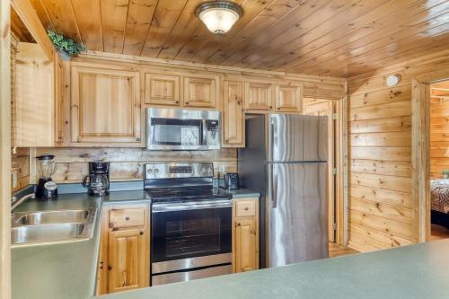 Cozy Bear Cabin Cabin