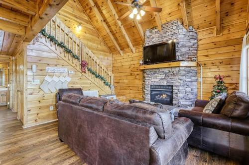 Cozy Bear Cabin Cabin