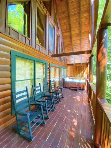 Cozy Bear Cabin Cabin