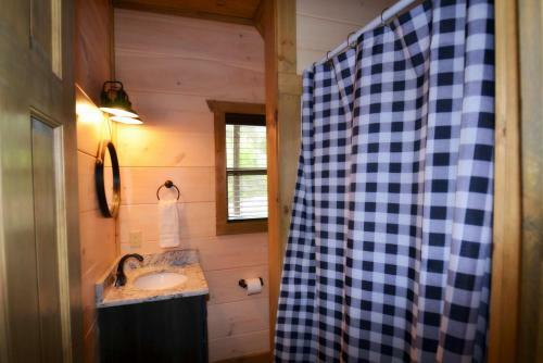 Suite Retreat Near Dollywood