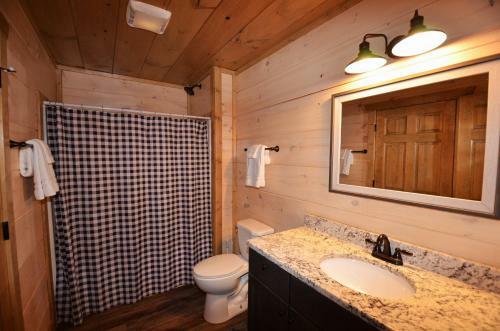 Suite Retreat Near Dollywood