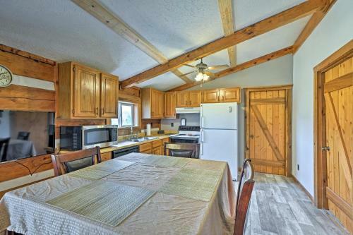 Apartamento Rogersville Barn Apt On 27 Tranquil Acres With Pond!