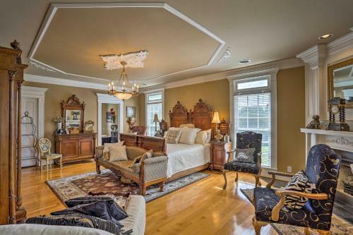 Historic Cedar Hill Mansion With Pool And Patio On Farm