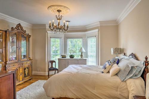 Historic Cedar Hill Mansion With Pool And Patio On Farm