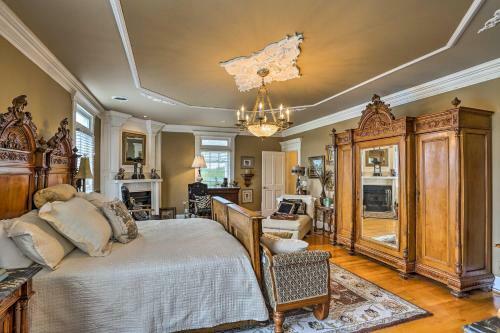 Historic Cedar Hill Mansion With Pool And Patio On Farm