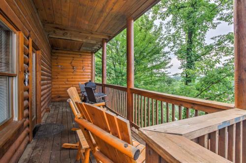 Easy Life Pigeon Forge Home With Views And Hot Tub!