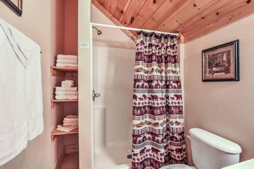 Easy Life Pigeon Forge Home With Views And Hot Tub!