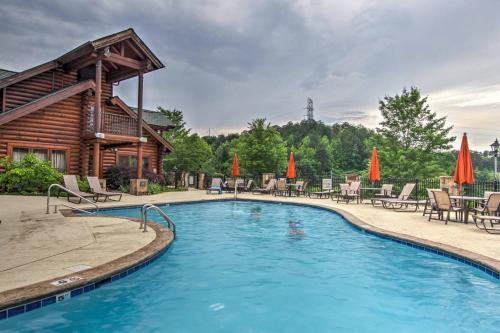 Easy Life Pigeon Forge Home With Views And Hot Tub!