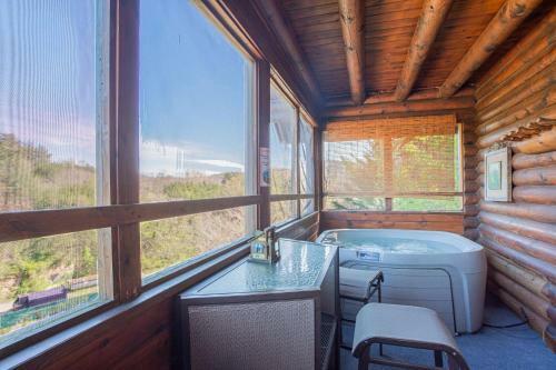 Deer Tracks Retreat In Pigeon Forge!