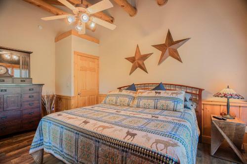 Deer Tracks Retreat In Pigeon Forge!