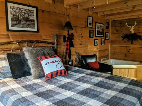 Elk Feathers Sevierville Cabin Cabin