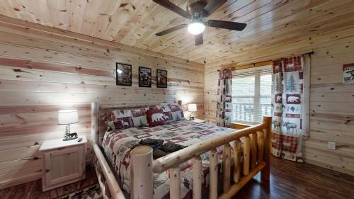 Moonlight Woods Cabin