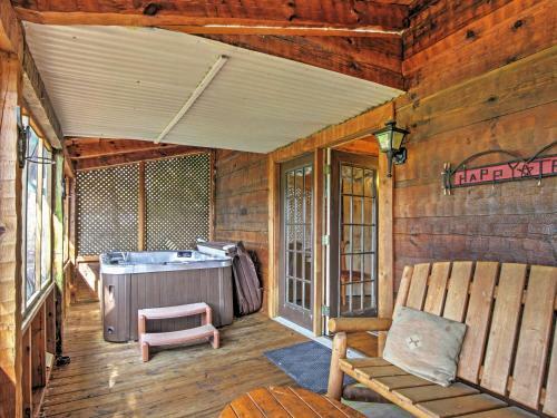 Mountain Rose Pigeon Forge Area Cabin With Hot Tub!
