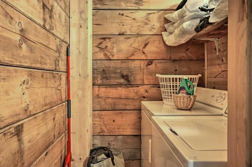 Mountain Rose Pigeon Forge Area Cabin With Hot Tub!