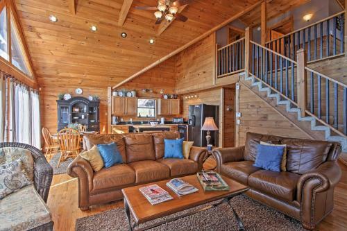 Sevierville Home With Hot Tub - 5 Min To Pigeon Forge