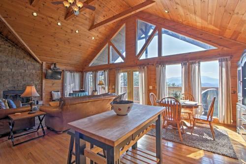 Sevierville Home With Hot Tub - 5 Min To Pigeon Forge