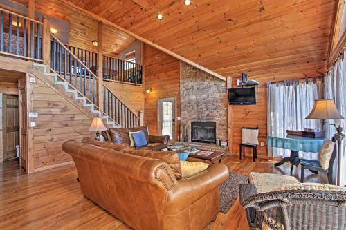 Sevierville Home With Hot Tub - 5 Min To Pigeon Forge