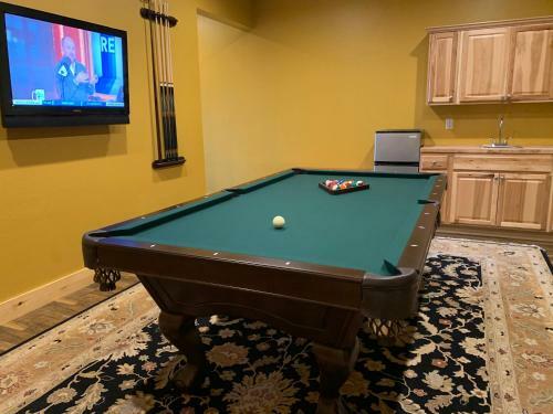 Majestic View Lodge #426 By Aunt Bug's Cabin Rentals