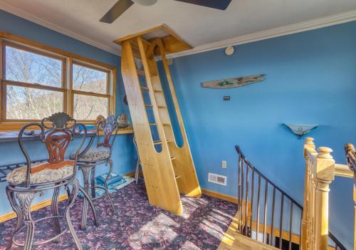 Ruby's Cliffside #125 By Aunt Bug's Cabin Rentals