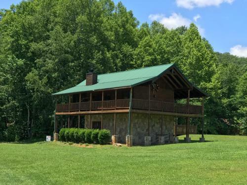 A Fishing Hole #156 By Aunt Bug's Cabin Rentals