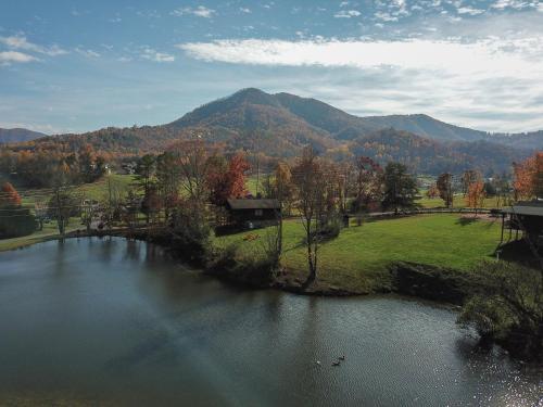 A Fishing Hole #156 By Aunt Bug's Cabin Rentals
