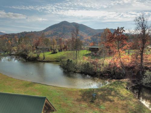 A Fishing Hole #156 By Aunt Bug's Cabin Rentals
