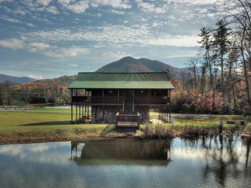 A Fishing Hole #156 By Aunt Bug's Cabin Rentals