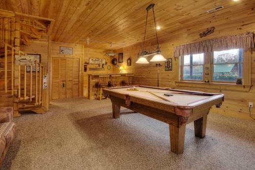 A Fishing Hole #156 By Aunt Bug's Cabin Rentals